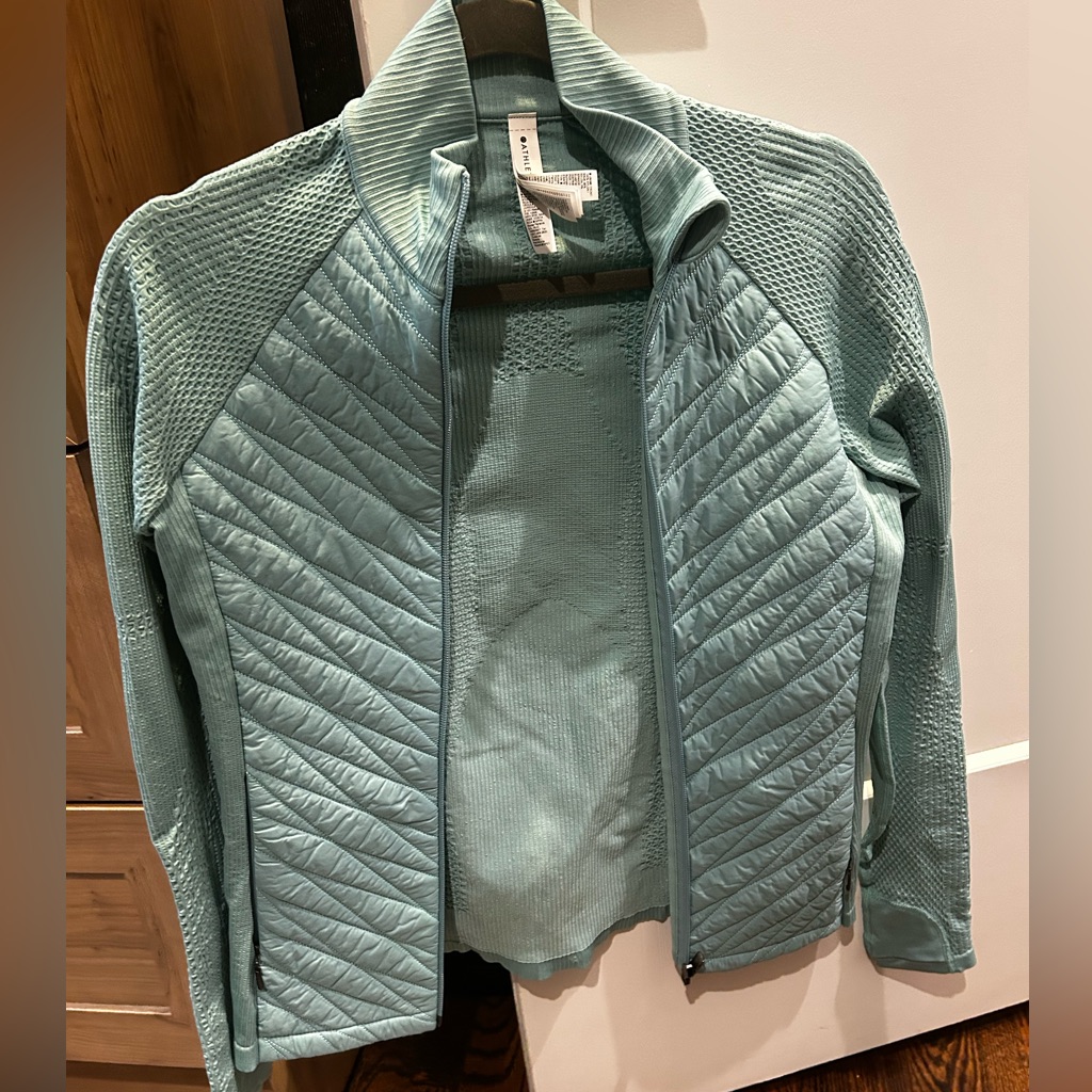 Athleta Light Blue Quilted Puffer Jacket